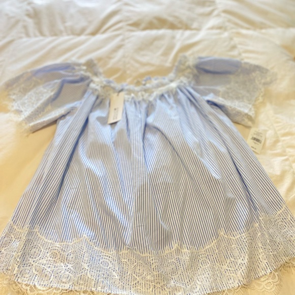 Molly Bracken off shoulder top with lace details ! New with Tag ! Very feminin ! - Picture 2 of 4